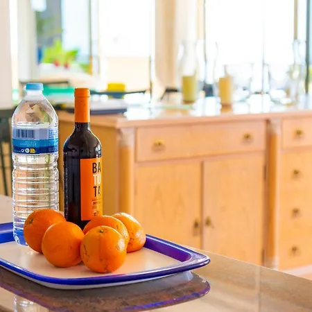 Spacious With Large Terrace,5 Min דירה