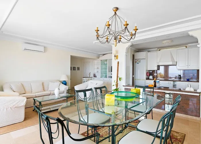 Spacious With Large Terrace,5 Min Lägenhet *