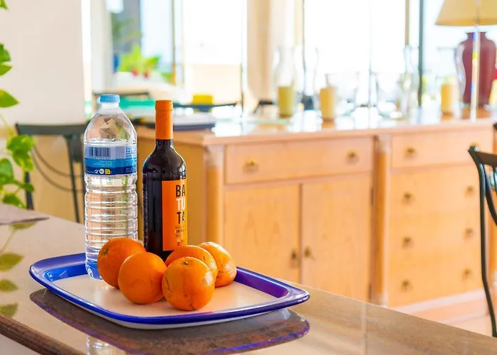 Spacious With Large Terrace,5 Min Lägenhet