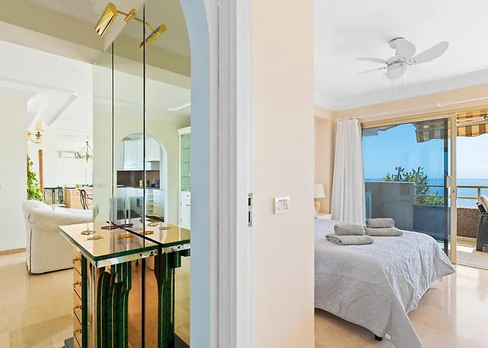 Apartman Spacious With Large Terrace,5 Min *