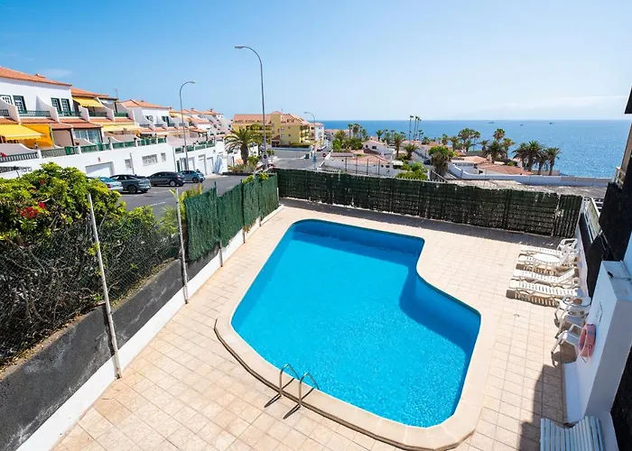 Apartman Spacious With Large Terrace,5 Min