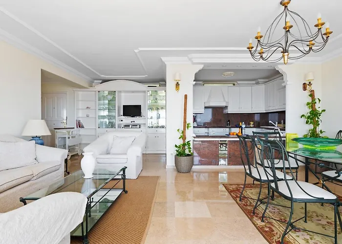 Apartman Spacious With Large Terrace,5 Min *